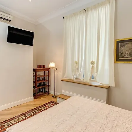 Casa Claudia Giulio Cesare-2